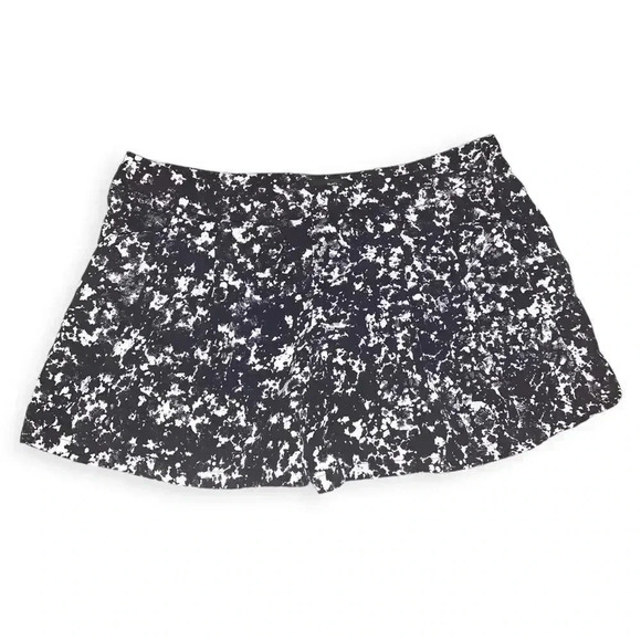 Mossimo abstract flared shorts - Picture 1 of 3